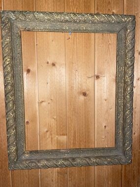 Vintage Decorative Ornate Picture Frame in Distressed Gold